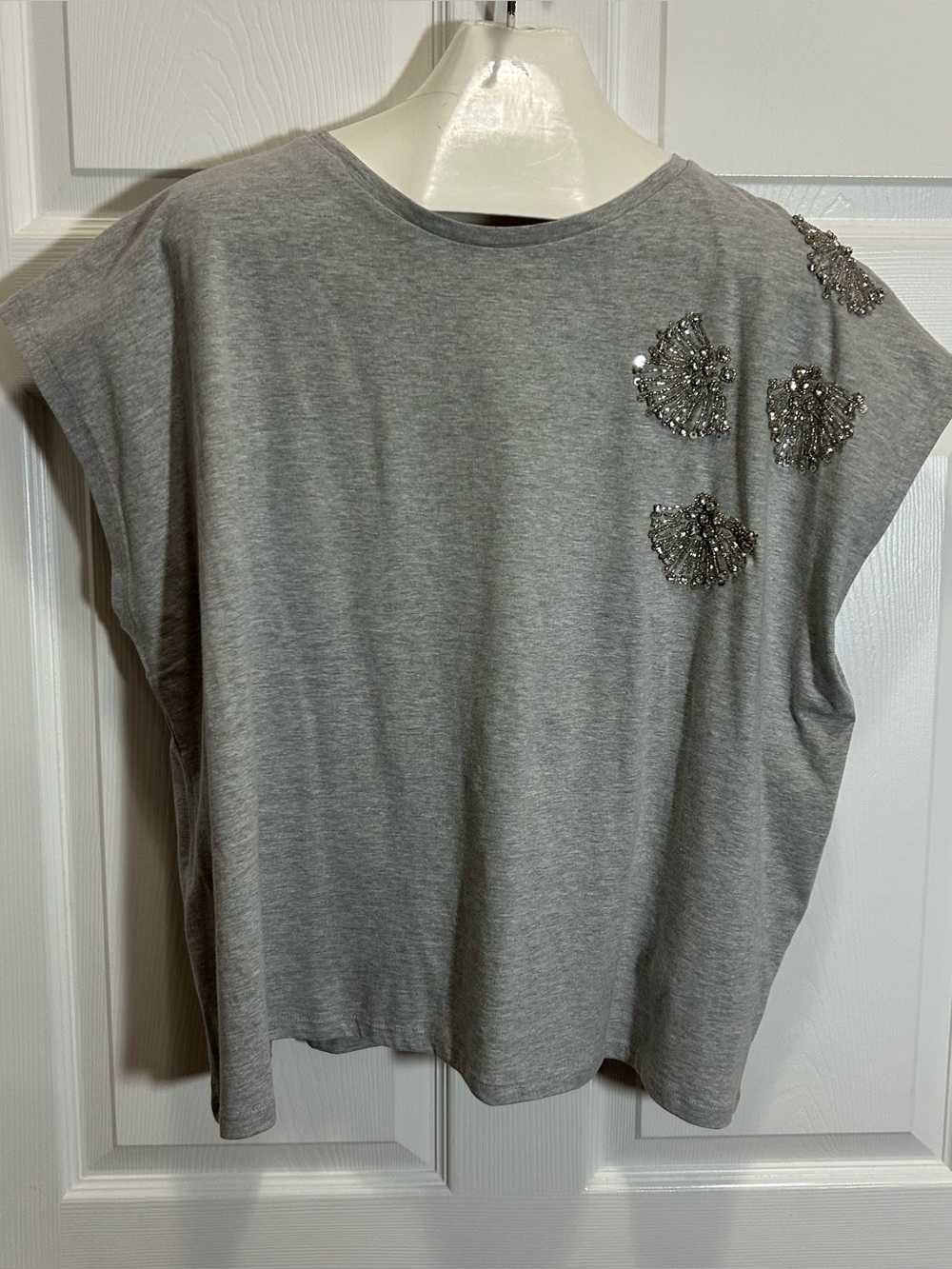 Calligraphie Gray Beaded Cap Sleeve Tee